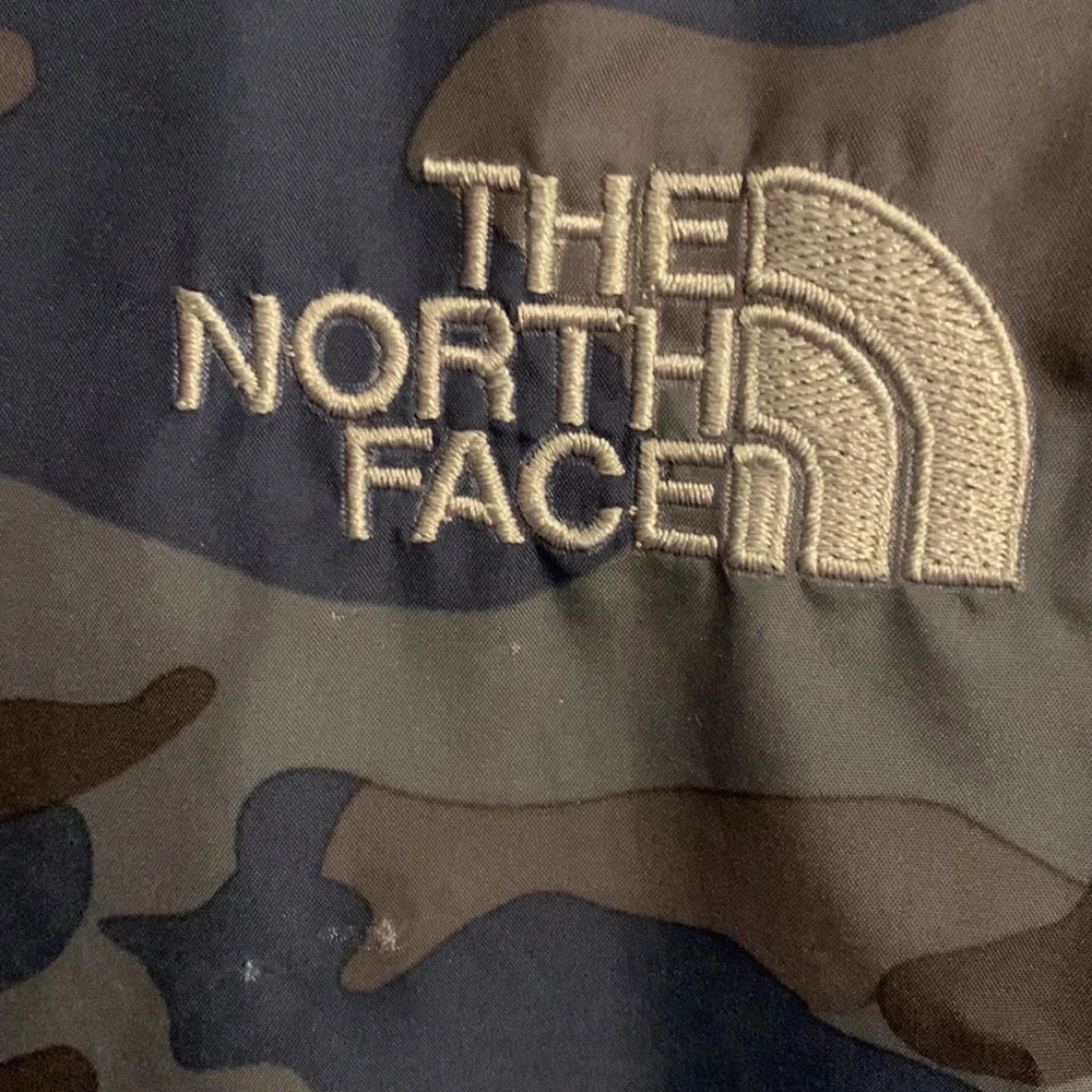 Boys North Face Fleece zip up - Picture 3 of 7